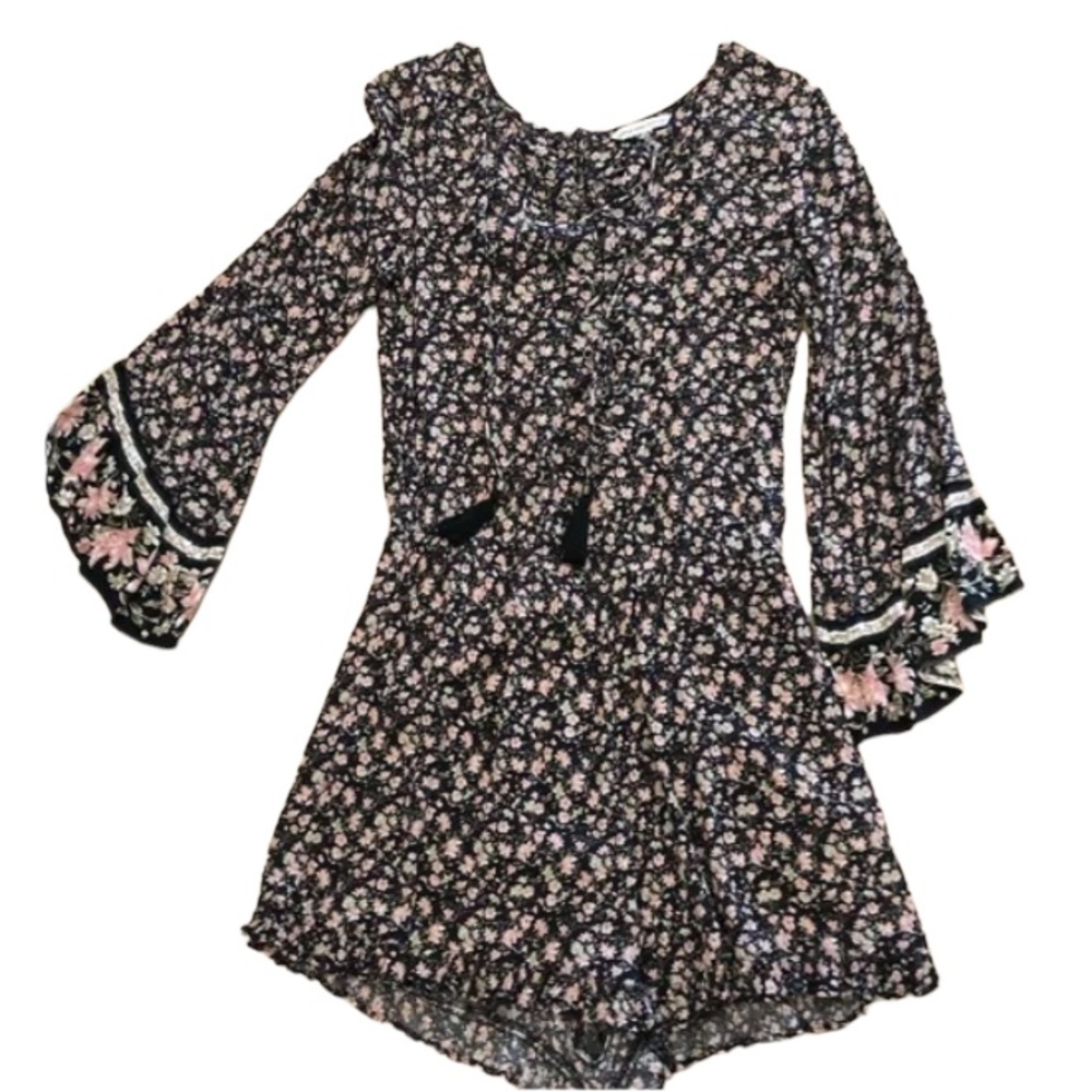 American Eagle floral lace up romper size xxs